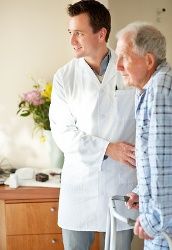 Сиделка мужчина по уходу за больными – полезная информация дома престарелых «Эра Милосердия»